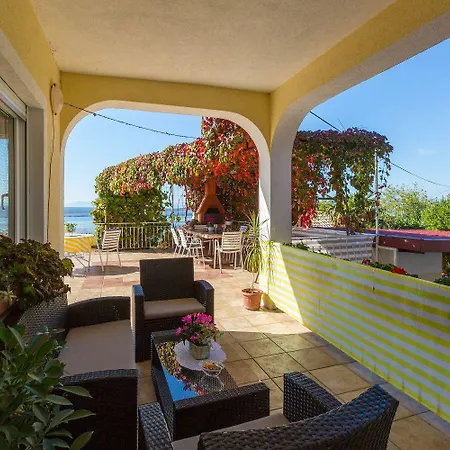 Haustierfreundliches Mit Grosser Terrasse Und Grandiosen Blick Auf * Dramalj