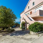 Haustierfreundliches Mit Grosser Terrasse Und Grandiosen Blick Auf