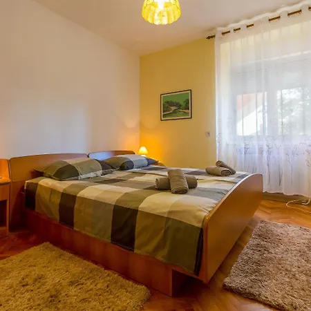 Haustierfreundliches Mit Grosser Terrasse Und Grandiosen Blick Auf Apartmán