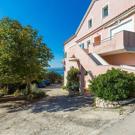 Haustierfreundliches Mit Grosser Terrasse Und Grandiosen Blick Auf
